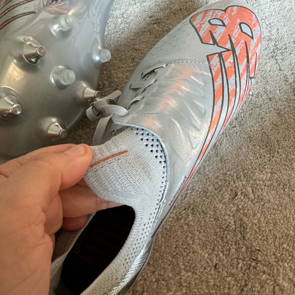 New Balance - Picture 4 of 11